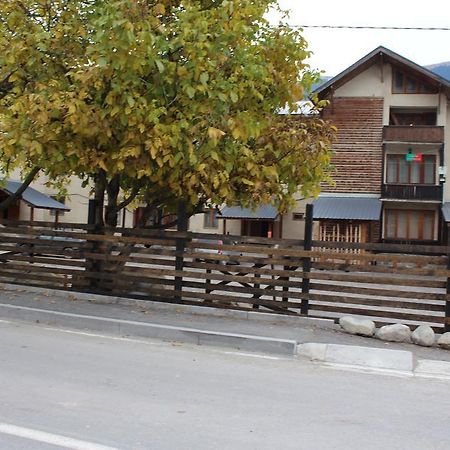 Salome Guest House Mestia Ngoại thất bức ảnh