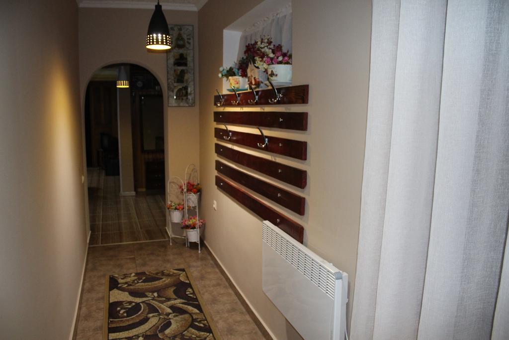 Salome Guest House Mestia Ngoại thất bức ảnh