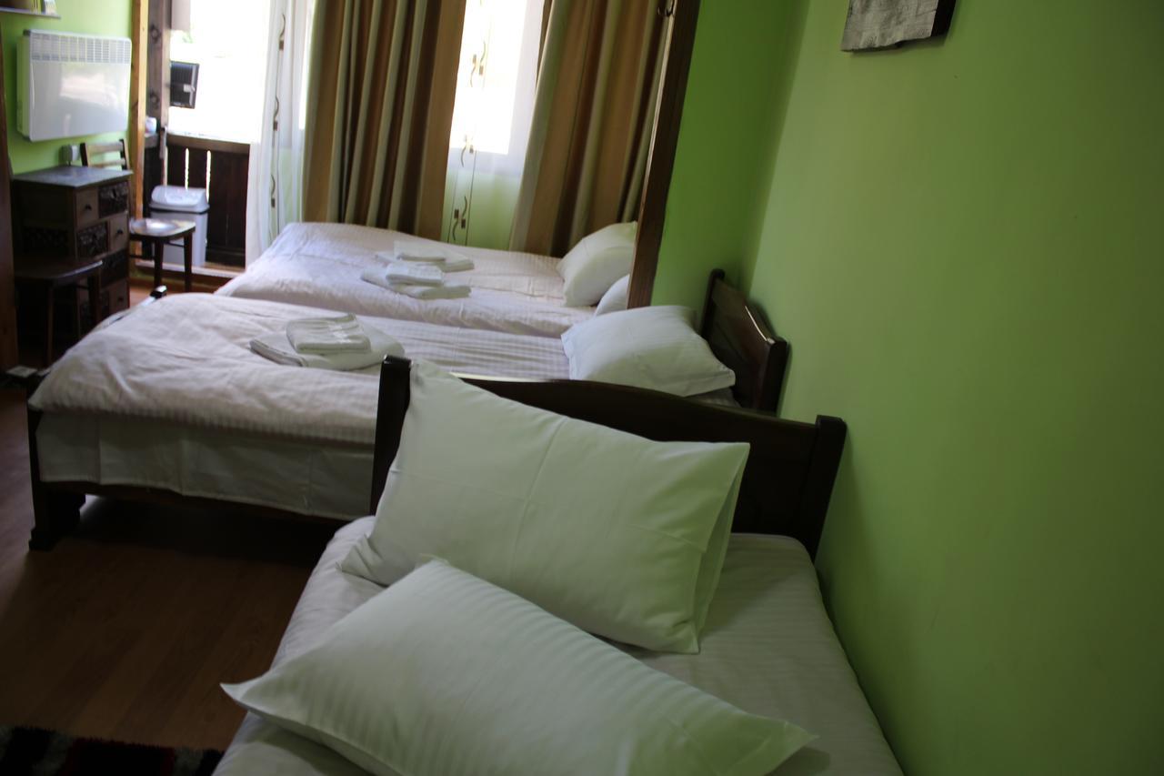 Salome Guest House Mestia Ngoại thất bức ảnh