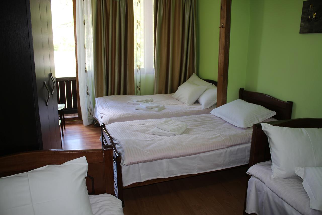 Salome Guest House Mestia Ngoại thất bức ảnh