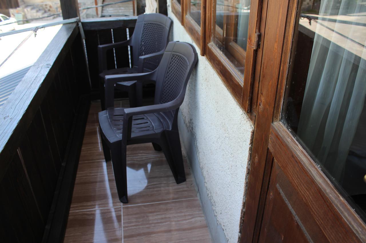 Salome Guest House Mestia Ngoại thất bức ảnh