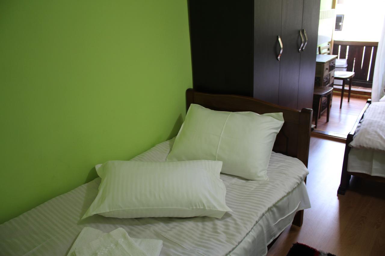 Salome Guest House Mestia Ngoại thất bức ảnh