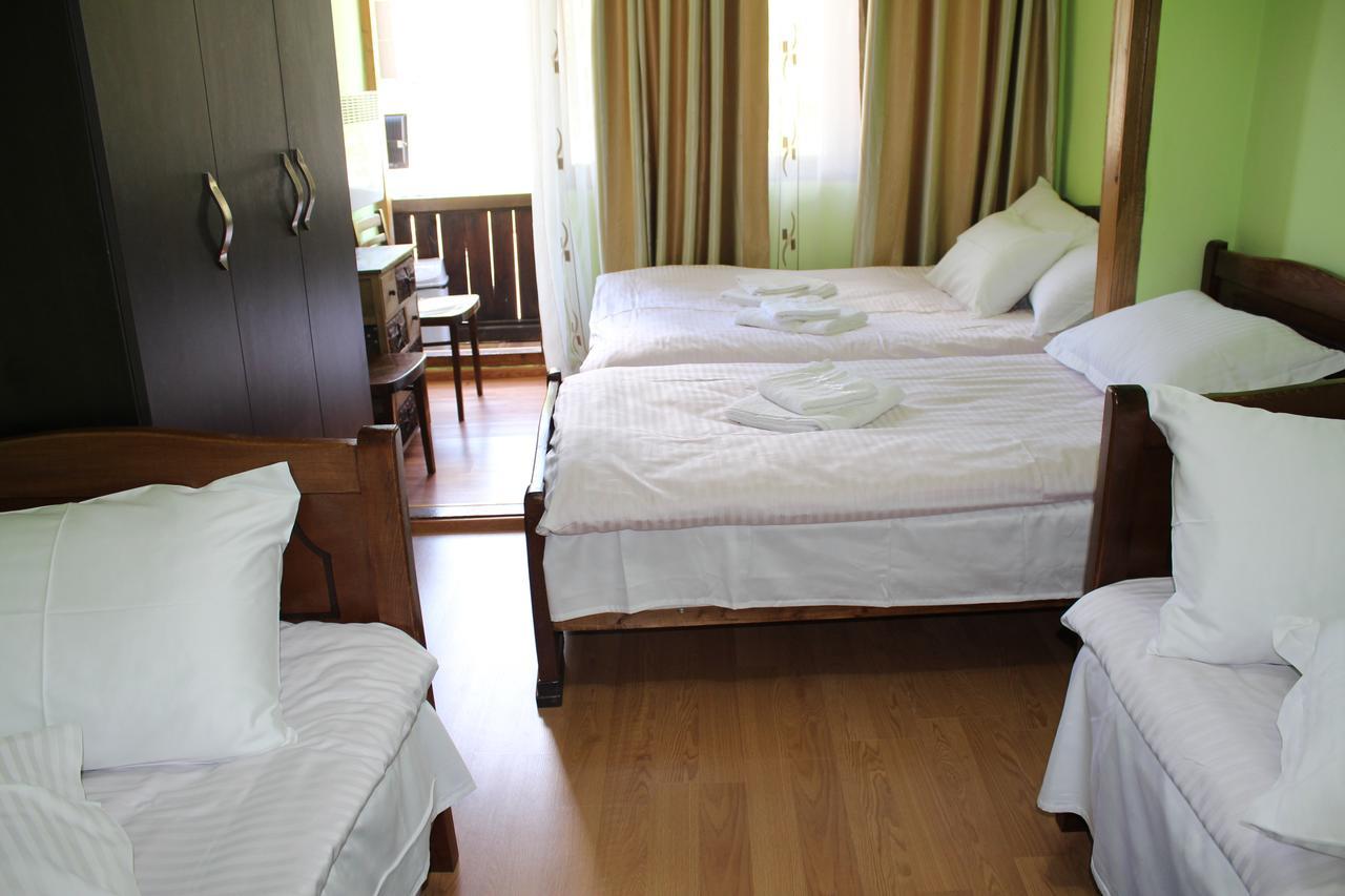 Salome Guest House Mestia Ngoại thất bức ảnh