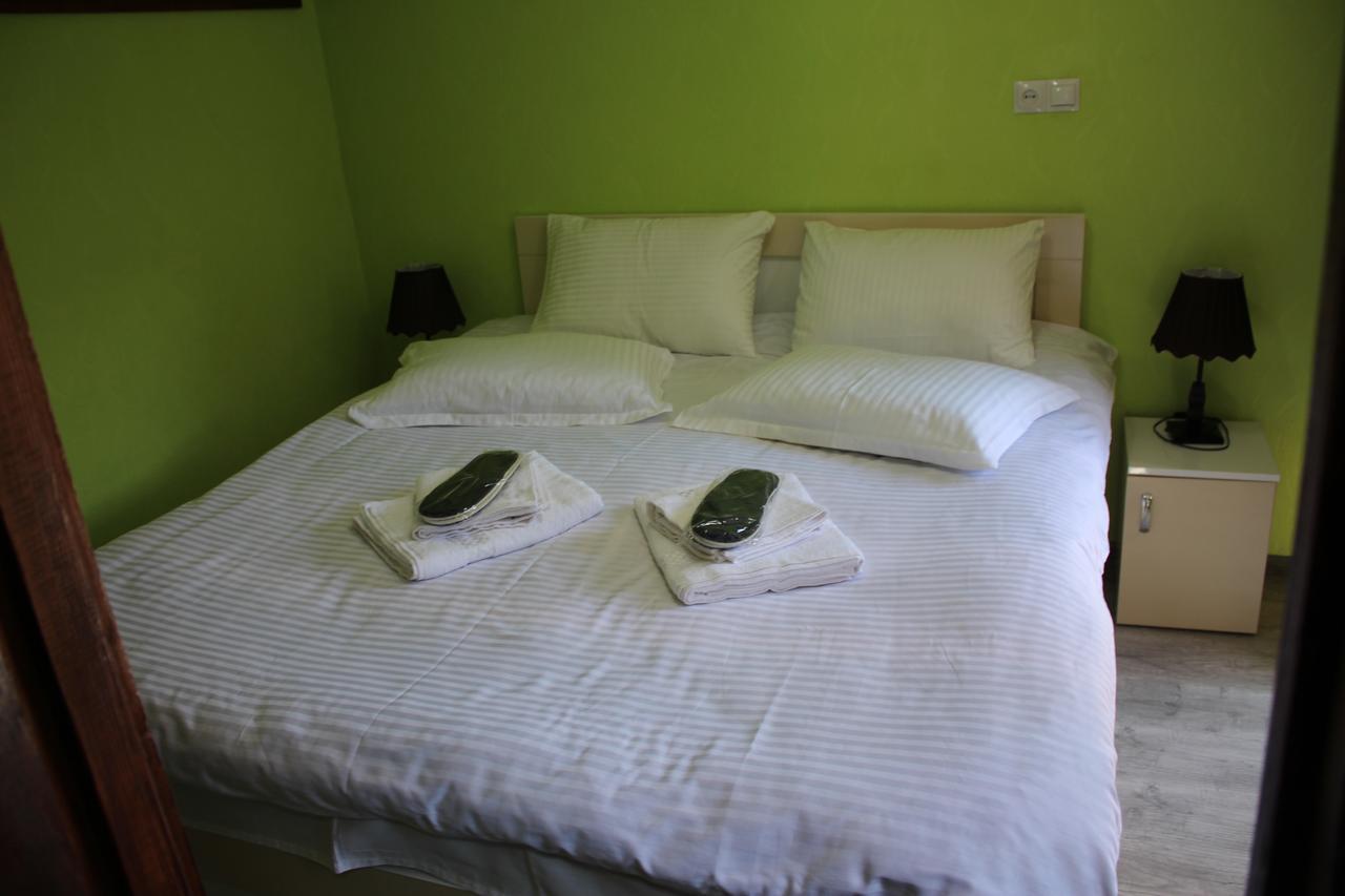 Salome Guest House Mestia Ngoại thất bức ảnh