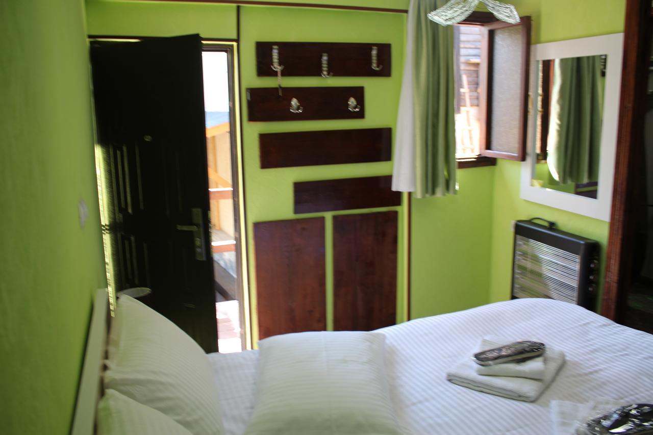 Salome Guest House Mestia Ngoại thất bức ảnh