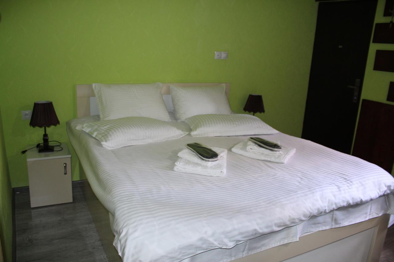Salome Guest House Mestia Ngoại thất bức ảnh