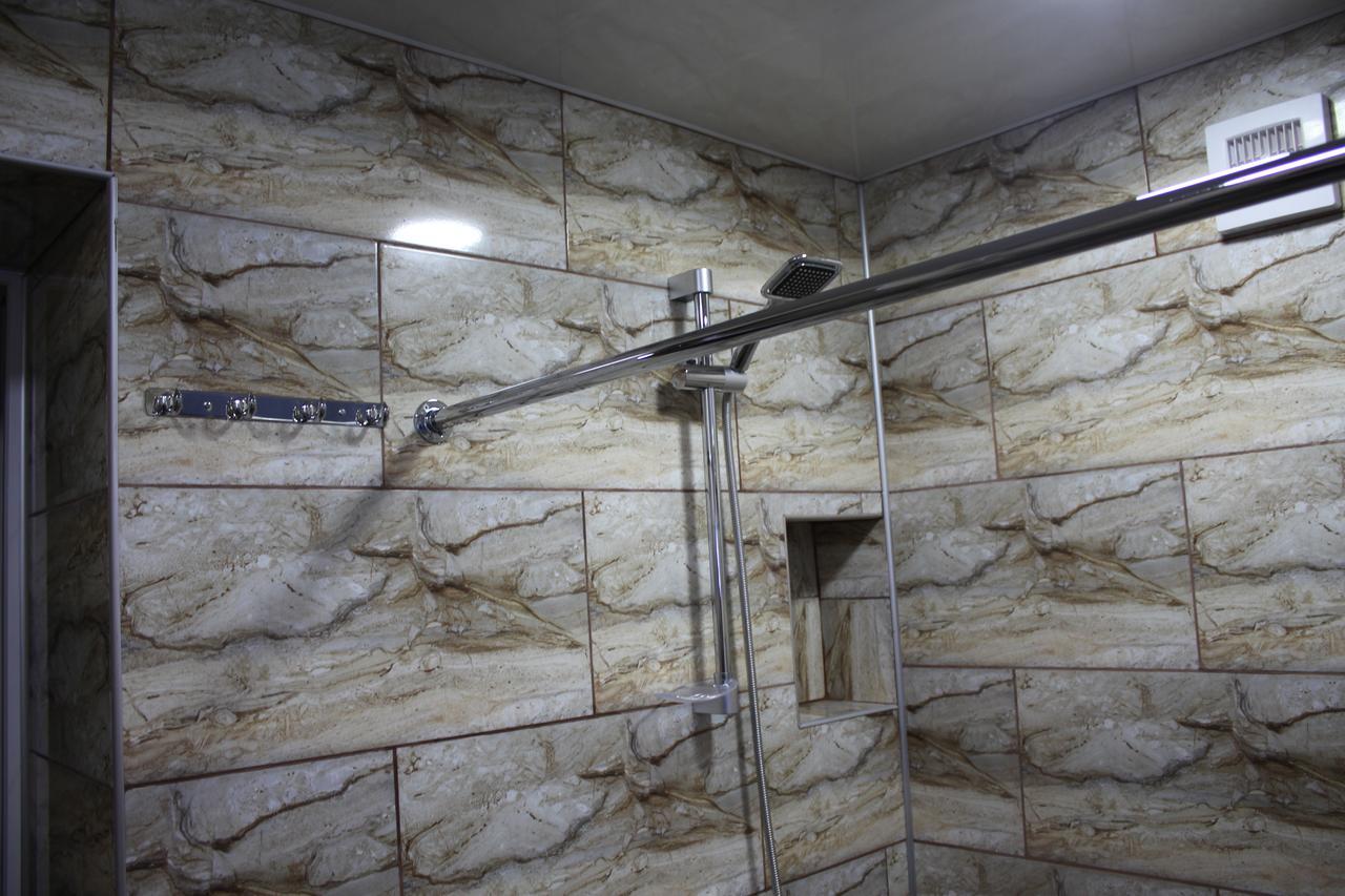 Salome Guest House Mestia Ngoại thất bức ảnh