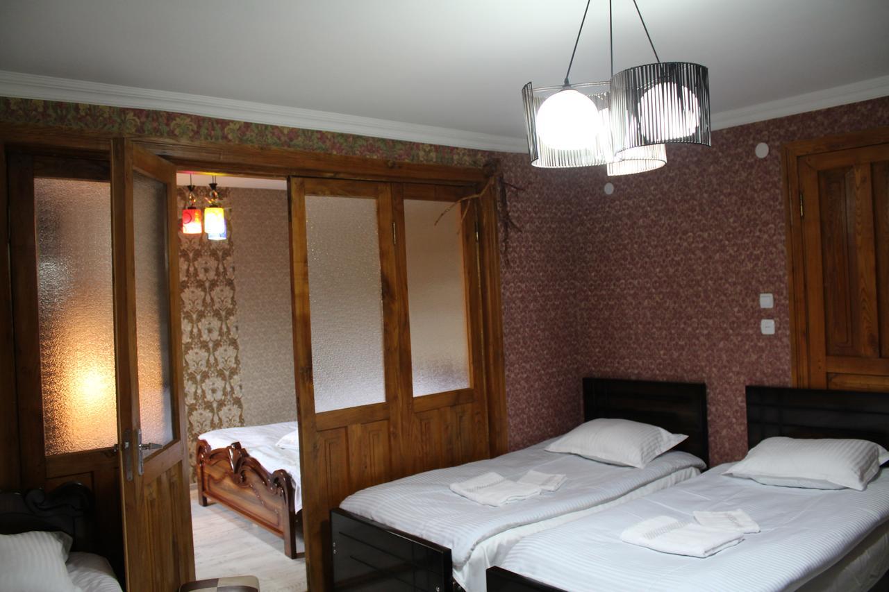 Salome Guest House Mestia Ngoại thất bức ảnh