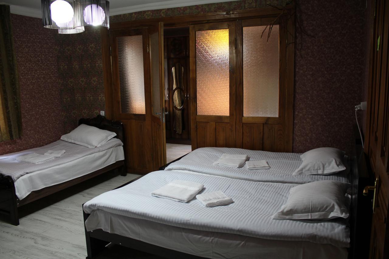 Salome Guest House Mestia Ngoại thất bức ảnh