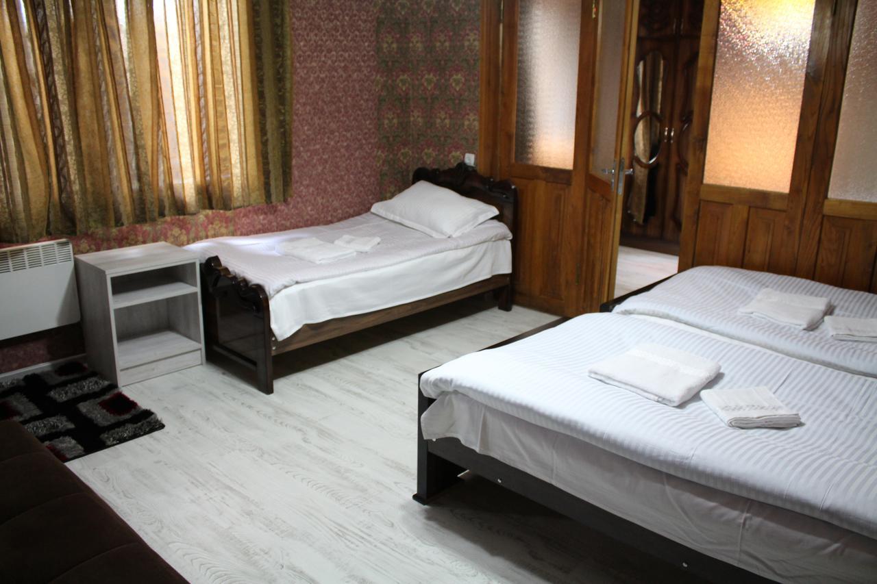 Salome Guest House Mestia Ngoại thất bức ảnh