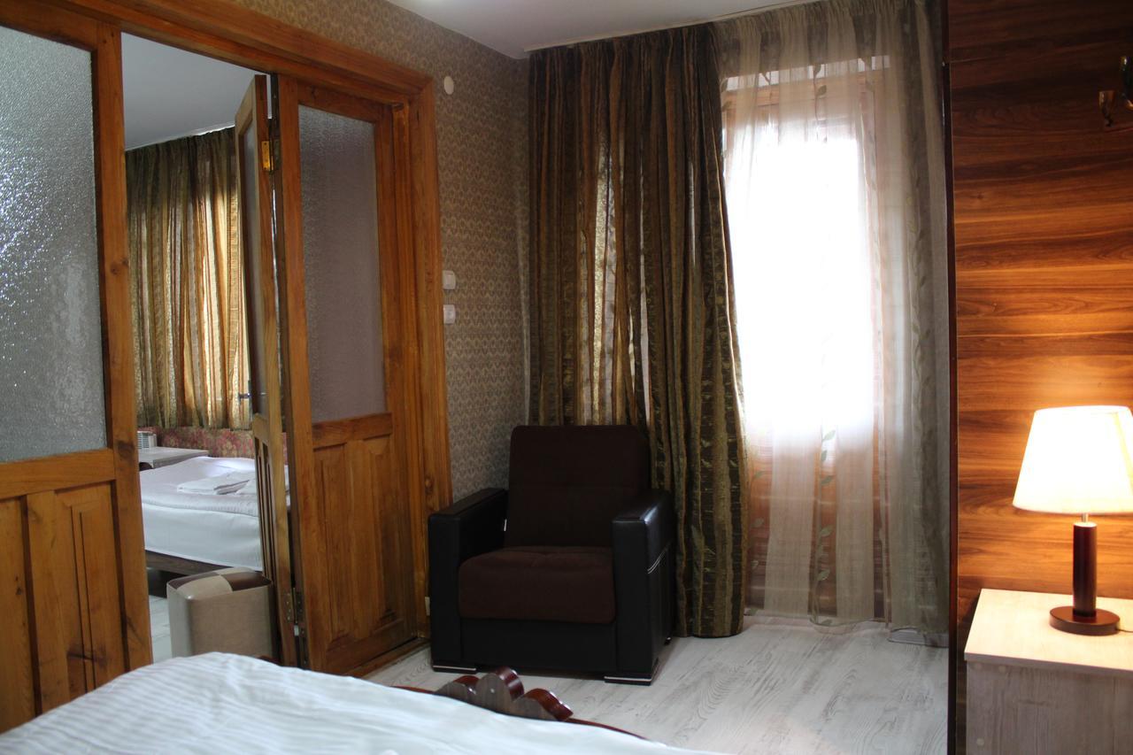 Salome Guest House Mestia Ngoại thất bức ảnh