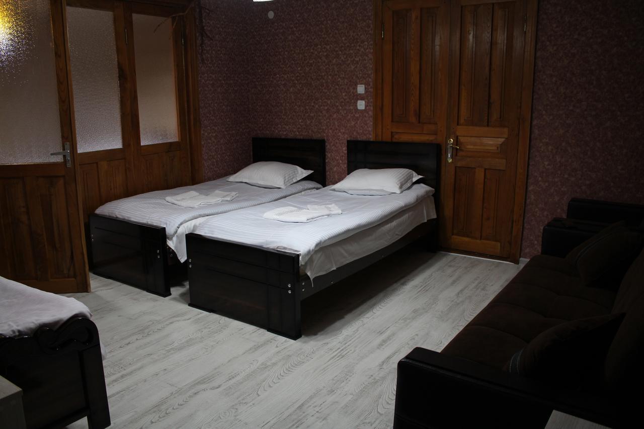 Salome Guest House Mestia Ngoại thất bức ảnh