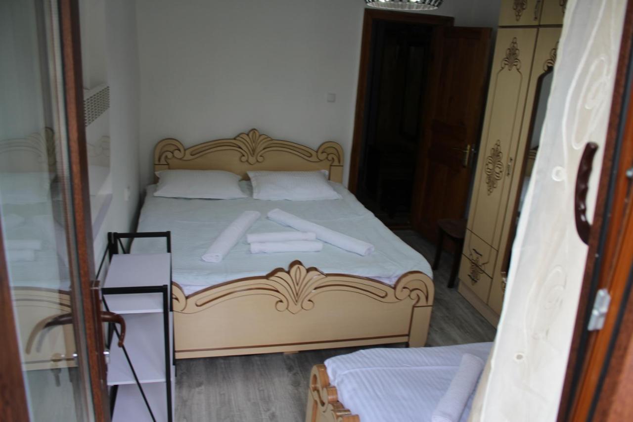 Salome Guest House Mestia Ngoại thất bức ảnh
