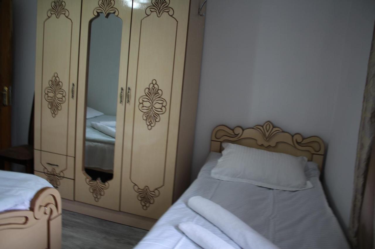 Salome Guest House Mestia Ngoại thất bức ảnh